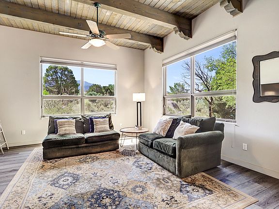 2nd image of 1147 Marigold Dr NE