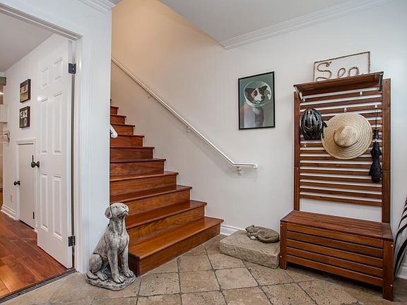 3rd image of 601 Vernon Ave #3