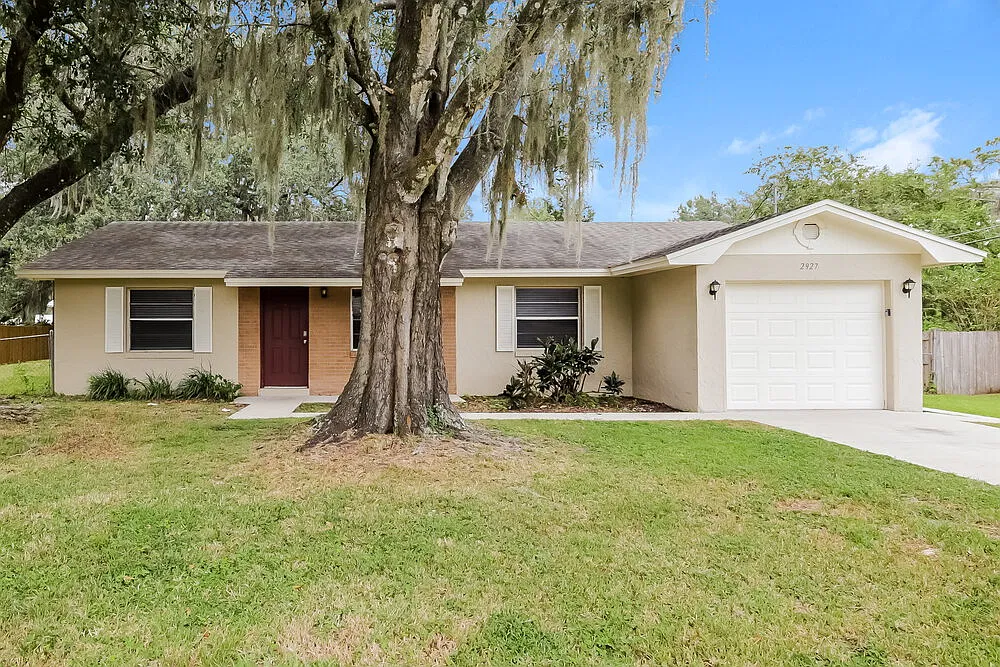 3 bed, 2.0 bath, 1320 sqft, $1,965 — Photo 1