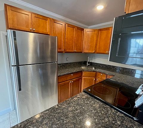 4th image of 4 Norwood Ct APT 1