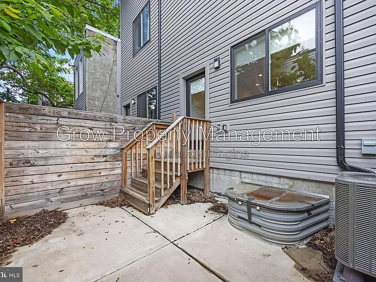 1752 N Bailey St — Photo 27
