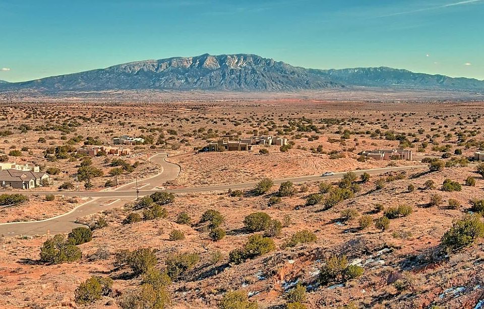 1st image of 2305 Desert Marigold Rd NE