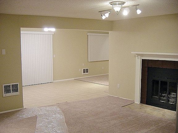 4th image of 1382 NE 10th Ave
