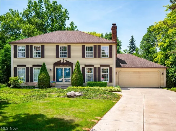 18273 Mallard Cir, Strongsville, OH 44136