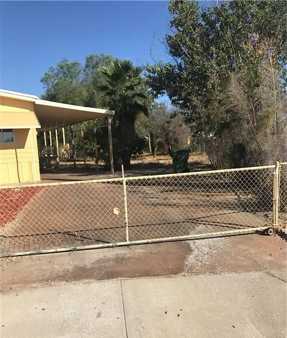 3 Bed / 2 Bath Manufactured Home in Hemet! — Photo 2