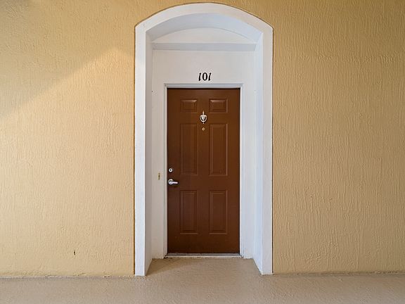 4th image of 3224 Dante Dr Unit 101