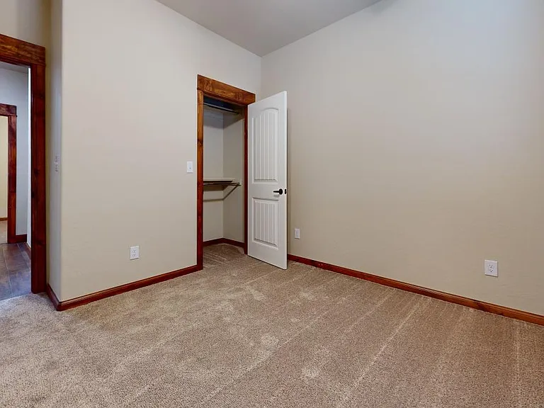 12832 Sierra Ln — Photo 7