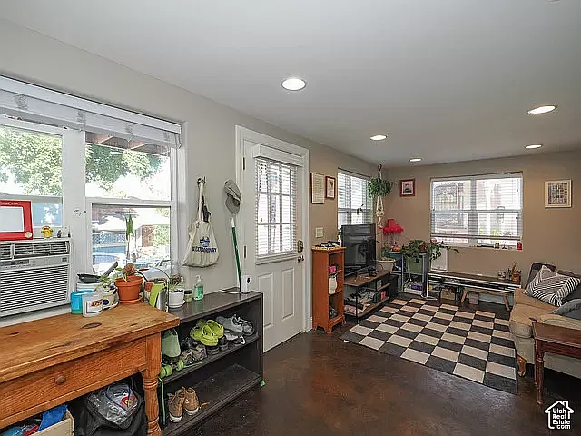 319 N Almond St #C — Photo 14