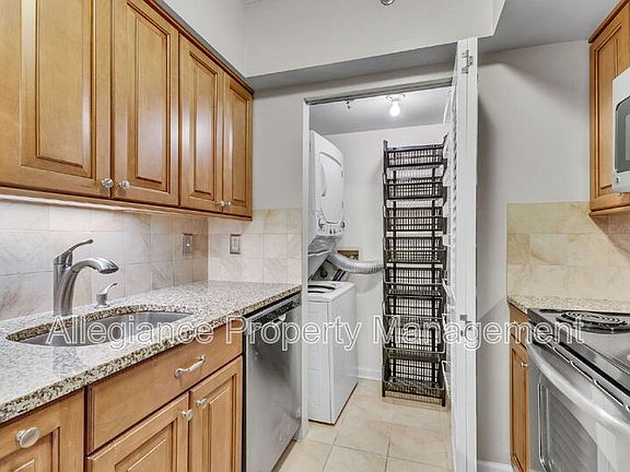 4th image of 1001 N Randolph St APT 321