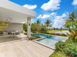 19 Encl Ave, Dorado, PR 00646