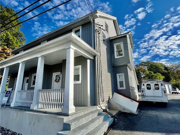 5880 Sullivan Trl #B, Nazareth, PA 18064