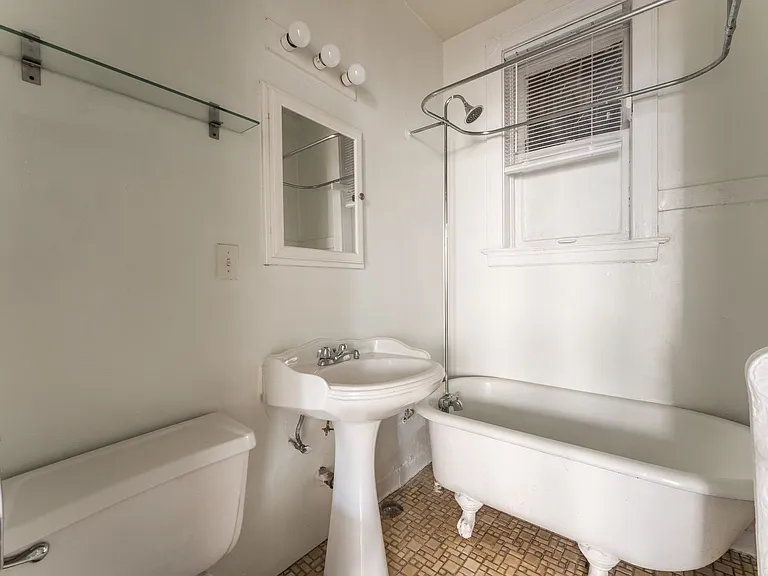 4352 N Winchester Ave — Photo 10