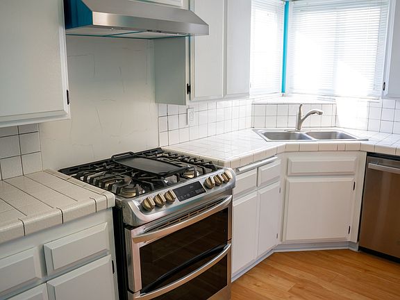 5th image of 1511 N Rose St