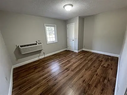 1206-1210 East McIver Rd - 2231 Loophole — Photo 4