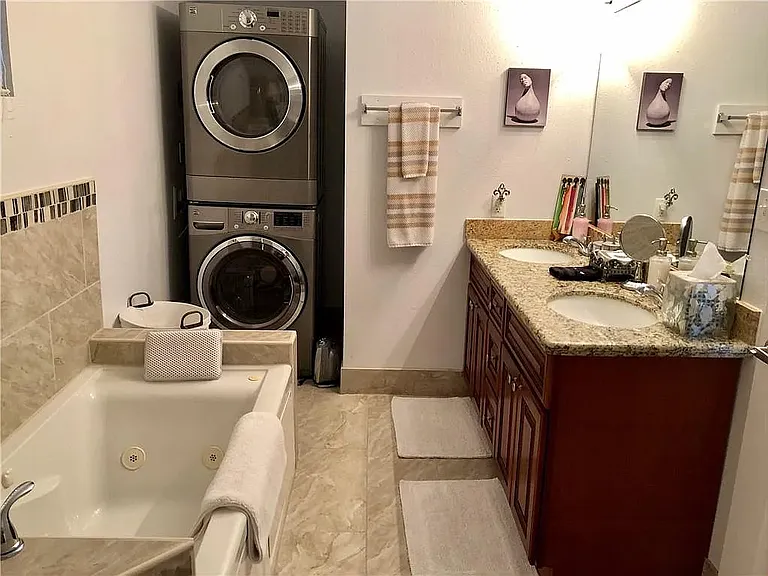 4136 Elba St — Photo 15