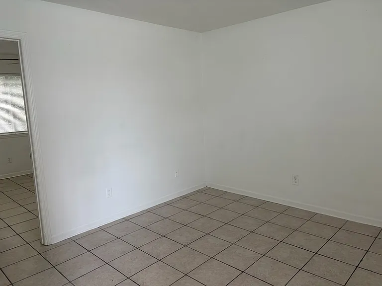 207 Lovelace Dr #5 — Photo 3