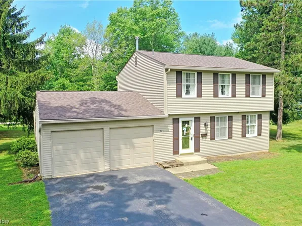 227 Stahl Ave, Cortland, OH 44410