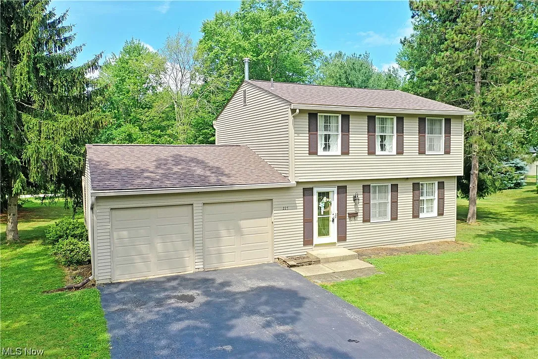 227 Stahl Ave photo 1