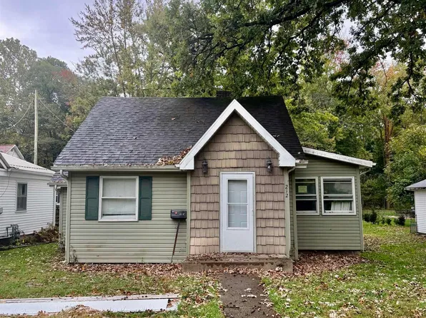 212 Boys City Dr, Winona Lake, IN 46590