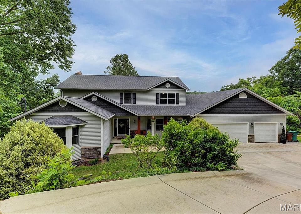 1st image of 156 Forest Dr