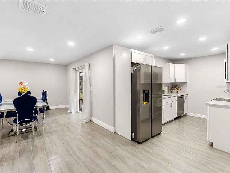 871 Darwin Dr — Photo 6