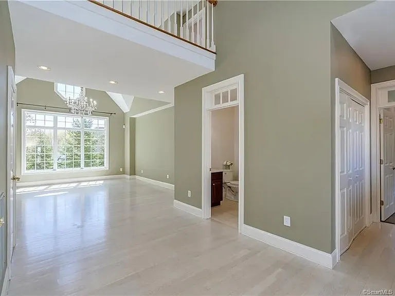 6 Wyeth Dr #6 — Photo 3