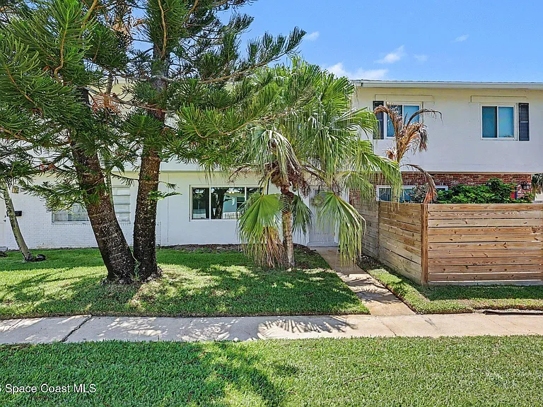 40 Adams Ct — Photo 1