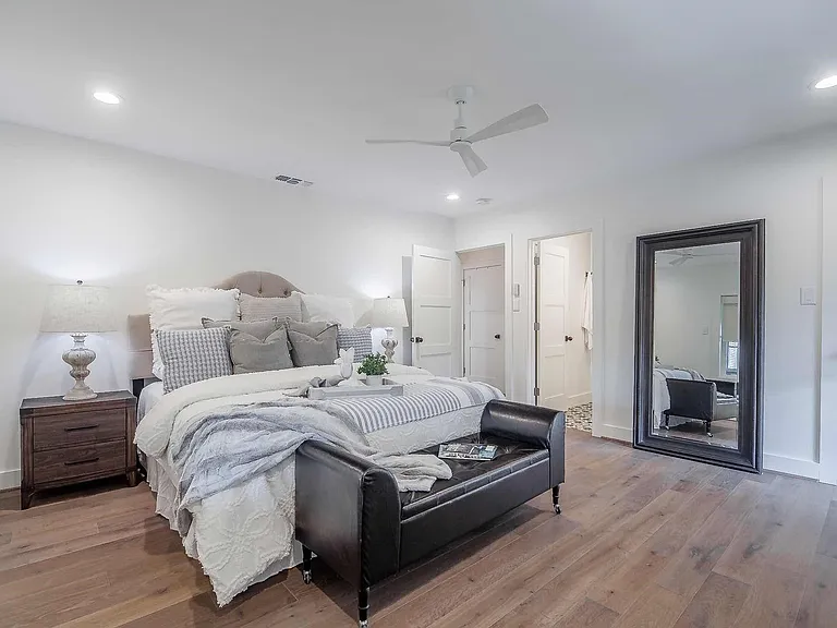 4100 University Blvd — Photo 11