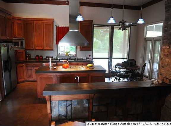 3rd image of 16251 Woodville Dr