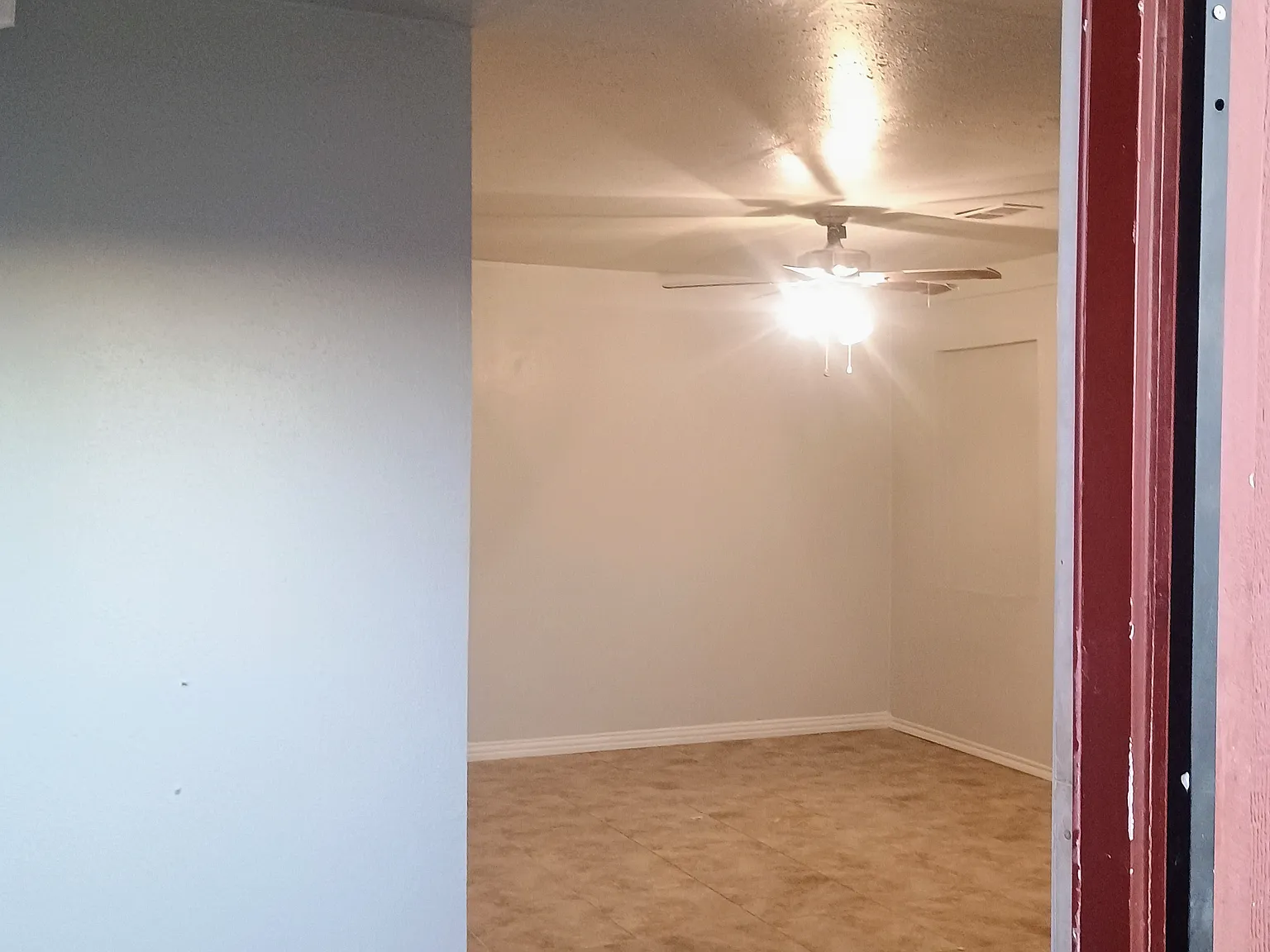 3 bed, 1000 sqft, $1,500 — Photo 4