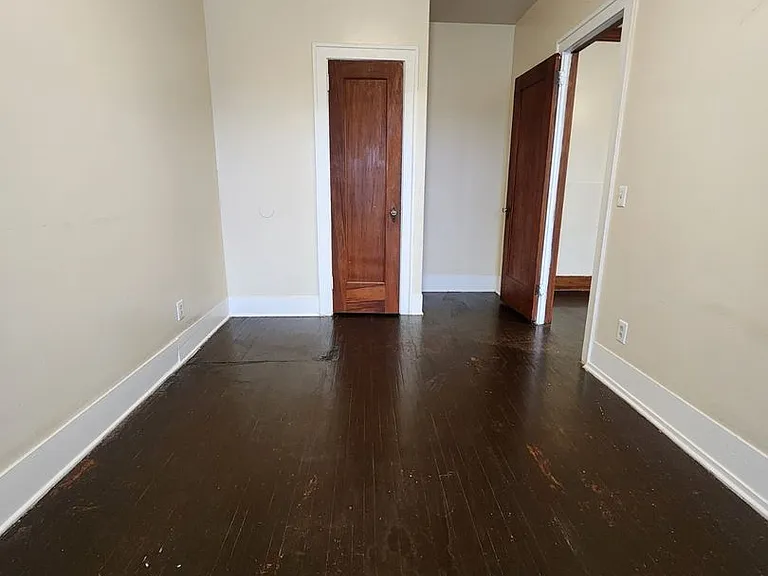 401 Ridgeway Ave — Photo 3