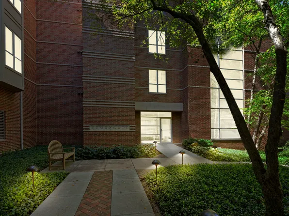 57 E Hattendorf Ave APT 201, Roselle, IL 60172