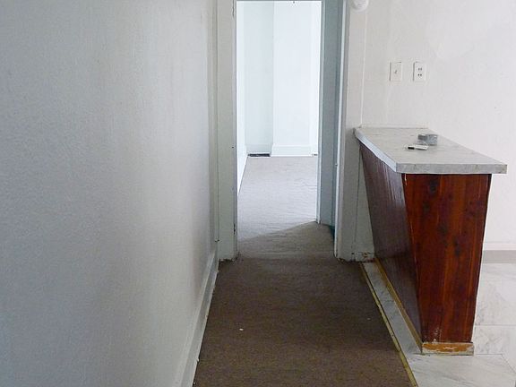 2nd image of 143 N Liberty St #1/2