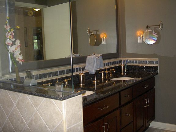 Main Bath Picture 1