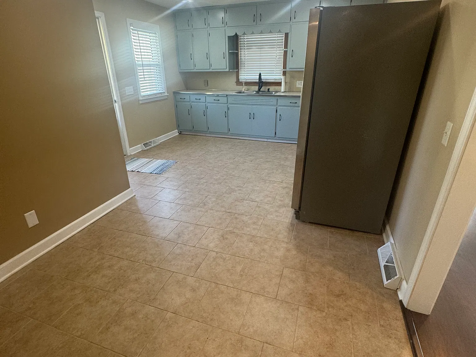 3 bed, 1092 sqft, $1,400 — Photo 4