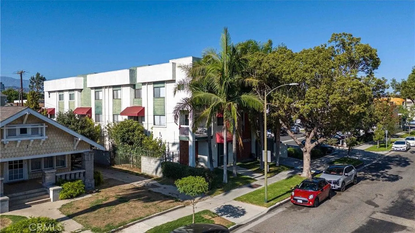 3 bed, 1500 sqft, $4,800 — Photo 1