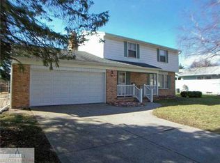 2415 Newport Dr, Lansing, MI 48906