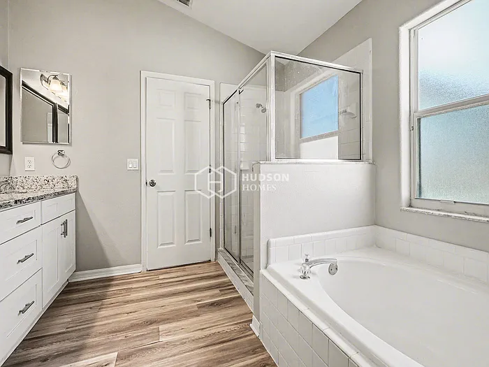 1555 Indian Oaks Trl — Photo 15