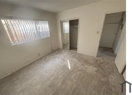 1435 W 105th St #10 — Photo 12