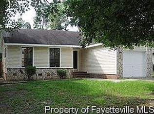 7101 Canary Dr, Fayetteville, NC 28314
