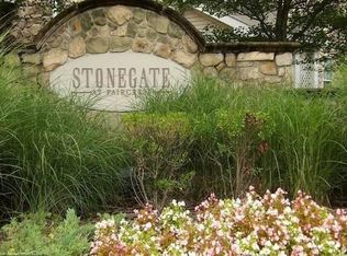 5121 Travis Edward Way APT C, Centreville, VA 20120