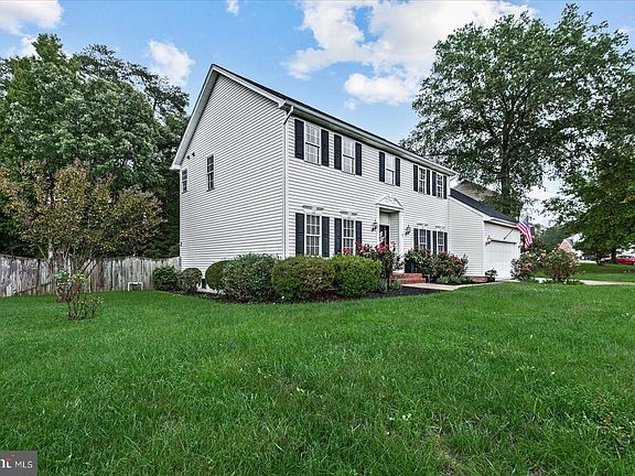 3rd image of 31 Brookstone Dr