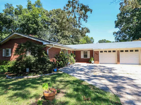 3921 Morris Dr, Anniston, AL 36207