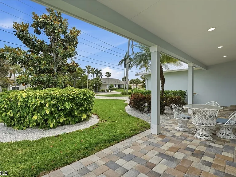 1590 Sandpiper St — Photo 3