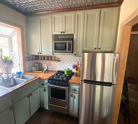 4th image of 33201 Lakeside Dr