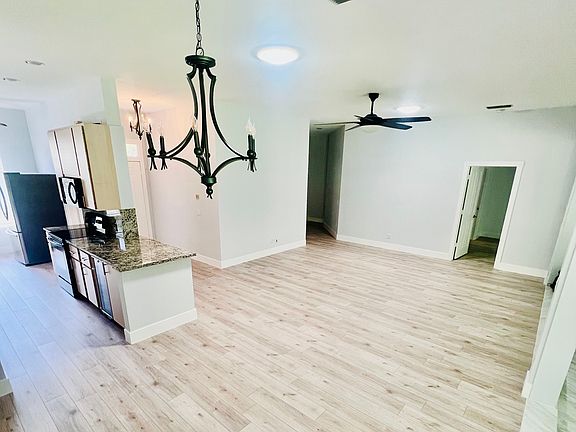 3rd image of 8593 Wakefield Dr