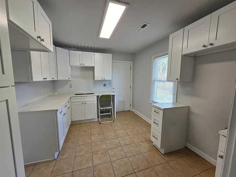 300 Mary Scott Dr — Photo 5