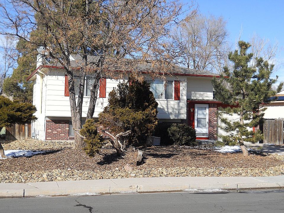 1st image of 3832 Surrey Ln