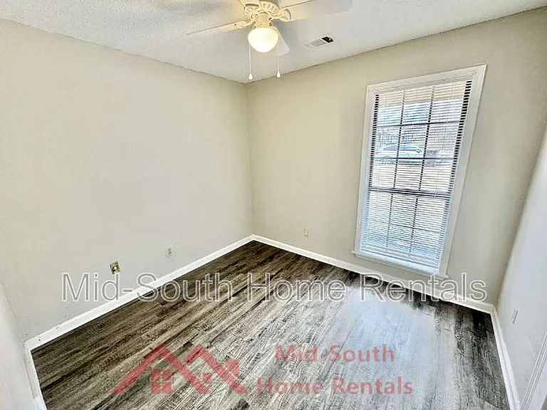 233 Sycamore Rd — Photo 11