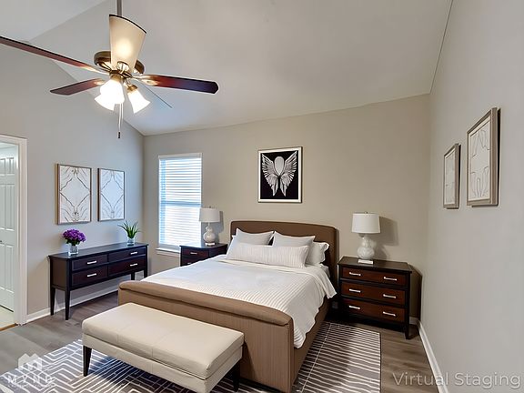 3rd image of 530 Creekwood Cir S